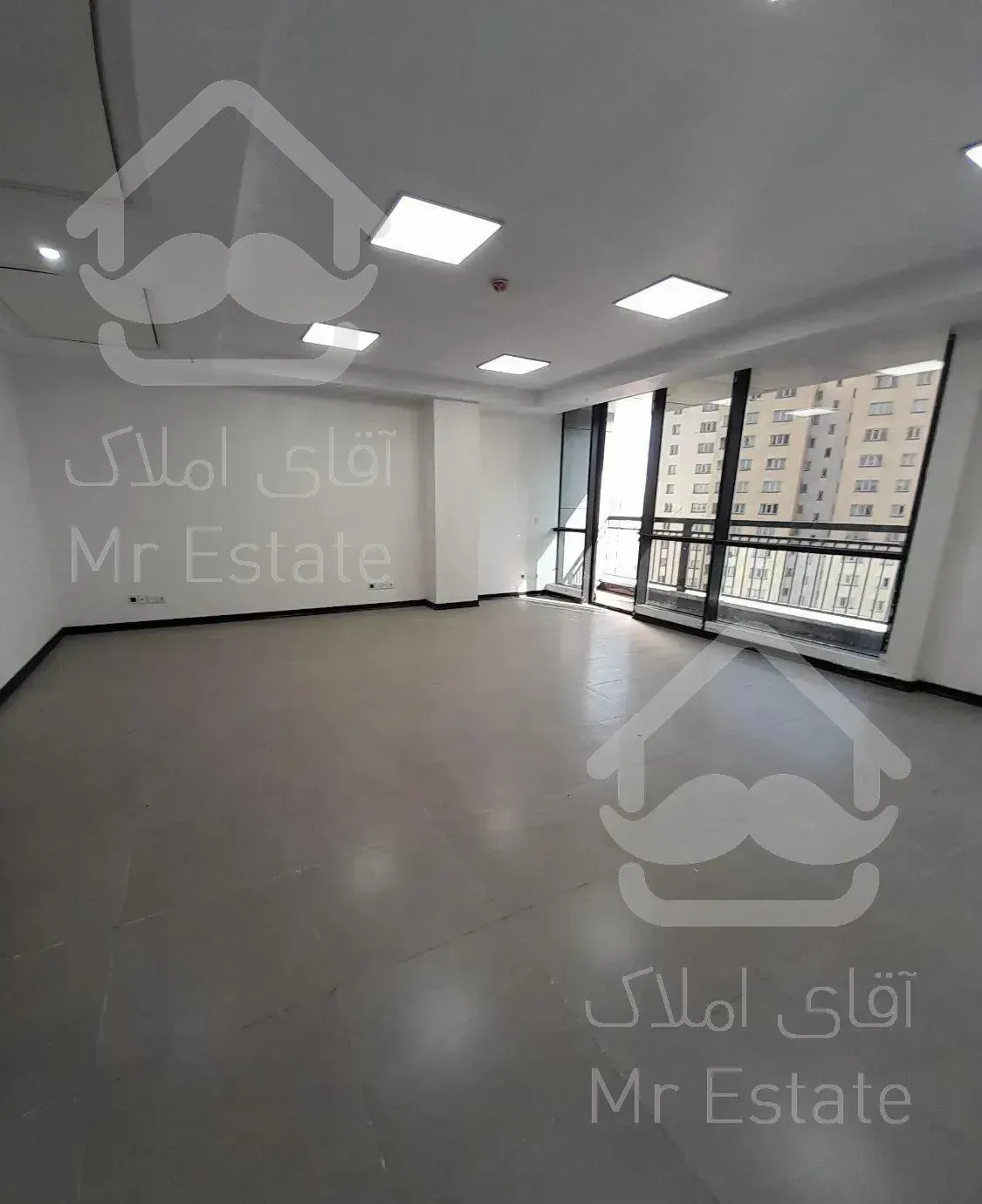 ۹۸متر/سند اداری/ویو باز و بدون مشرف پارتیشن‌شده