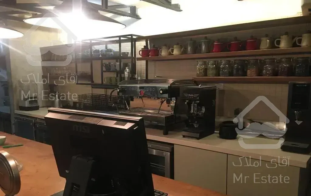 ۷۰ متر کف ۵۴ متر بالکن مناسب کافی شاپ