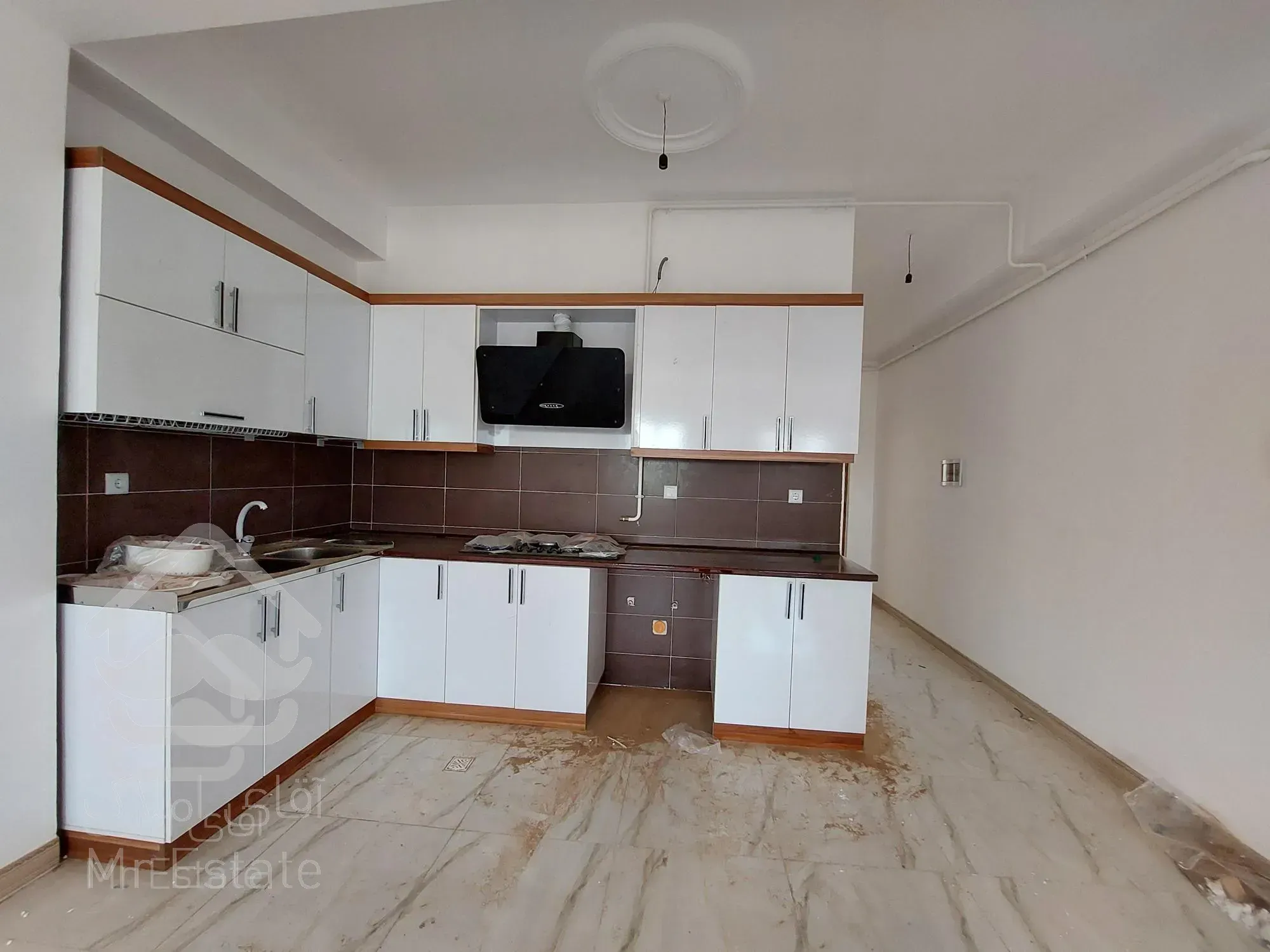 آپارتمان نوساز کلید نخورده