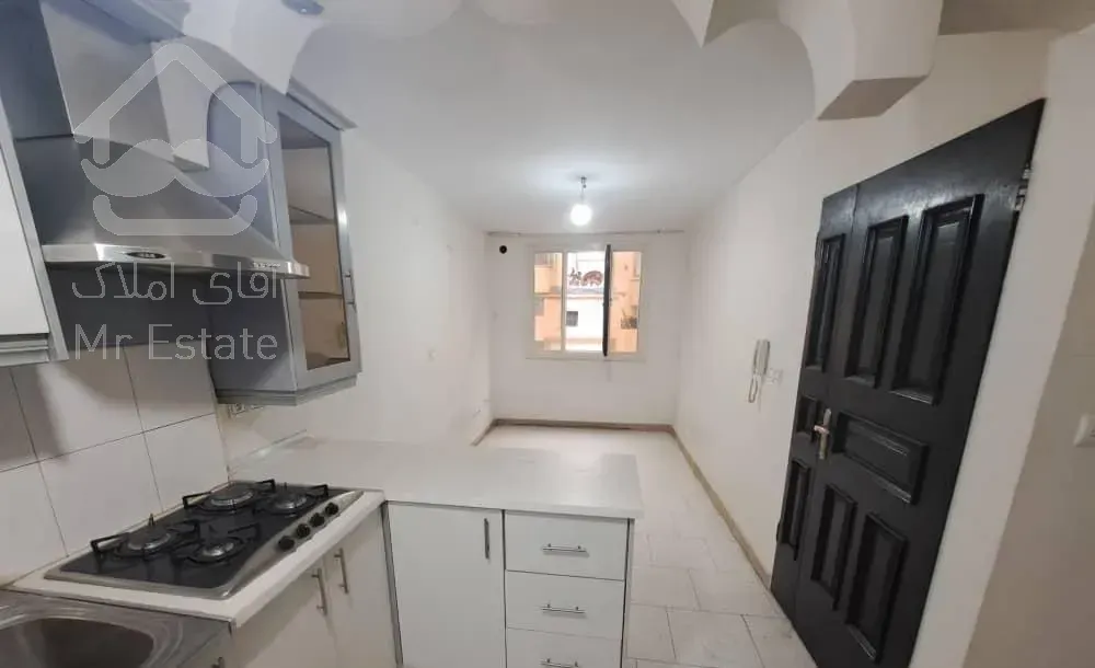 اجاره آپارتمان ۳۰ متری ۱ خوابه طبقه ۲ در جی