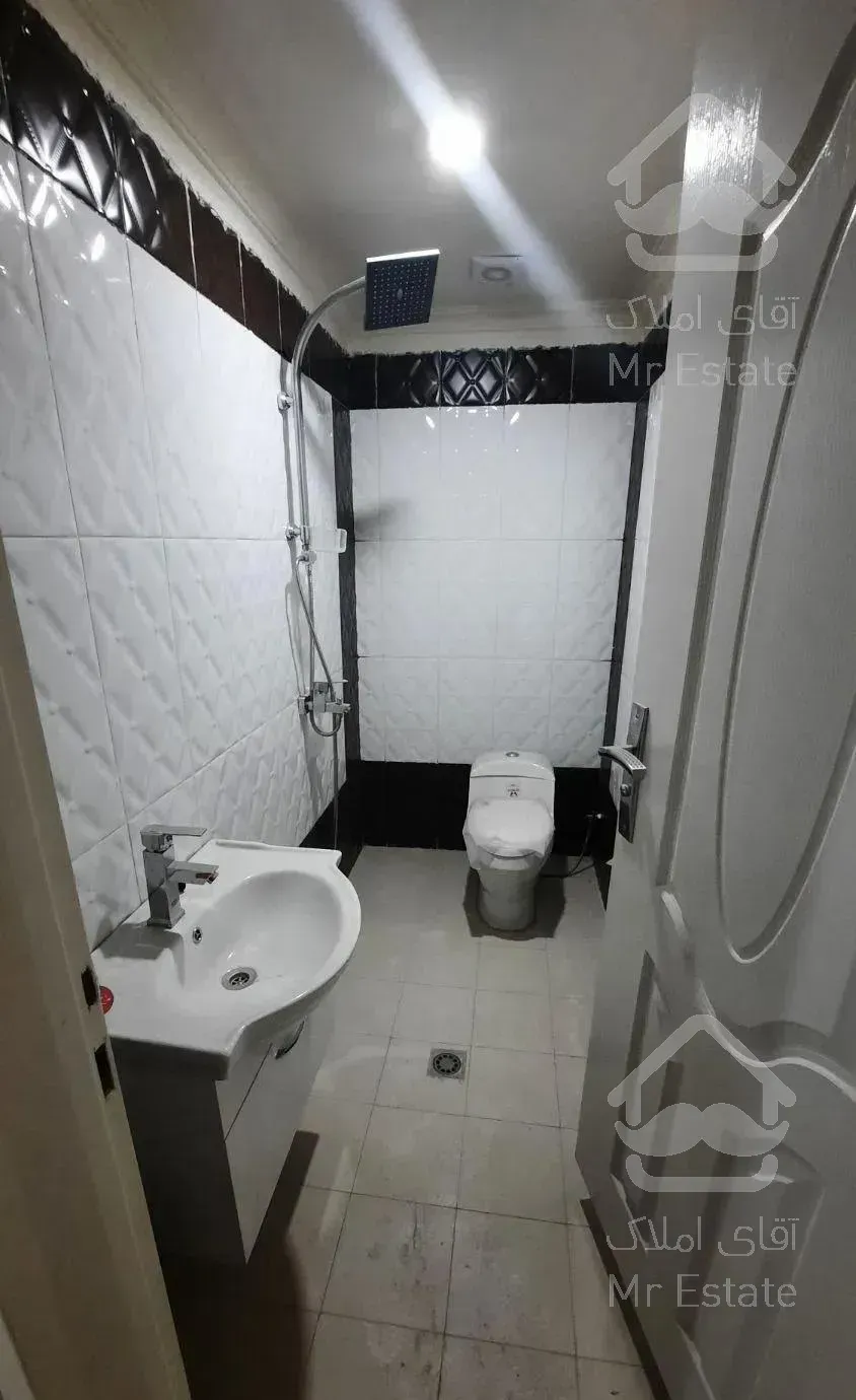 ۹۰ متر کلید نخورده دو خواب واقع در سنایی