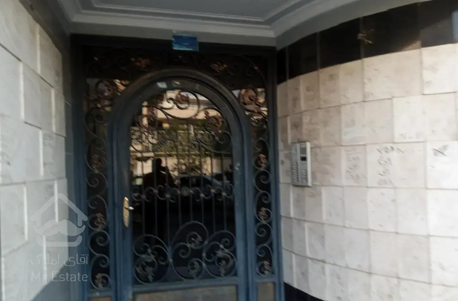 آپارتمان دوخوابه ملاصدرا حکیمی غربی بر خیابان اصلی