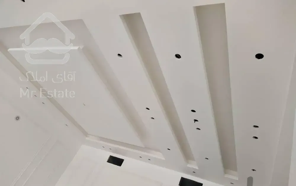 گچکاری کامل و لکه گیری و زیرسازی کاغذ دیواری ورنگ