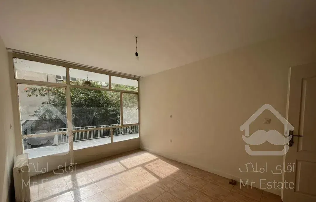 «حیاط مستقل قدیمی»