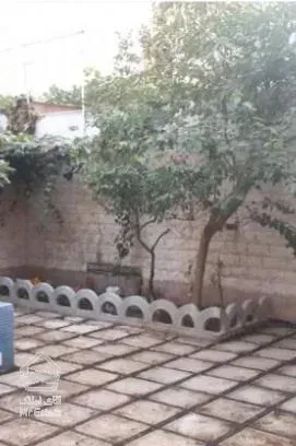 150متر آپارتمان/120متر حیاط اختصاصی