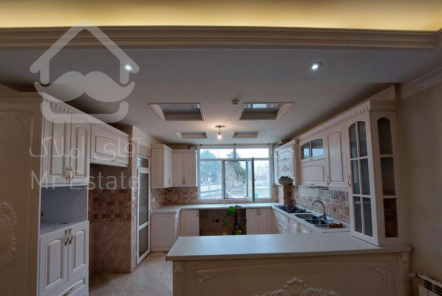 رهن ۹۳متر آپارتمان نیروهوایی