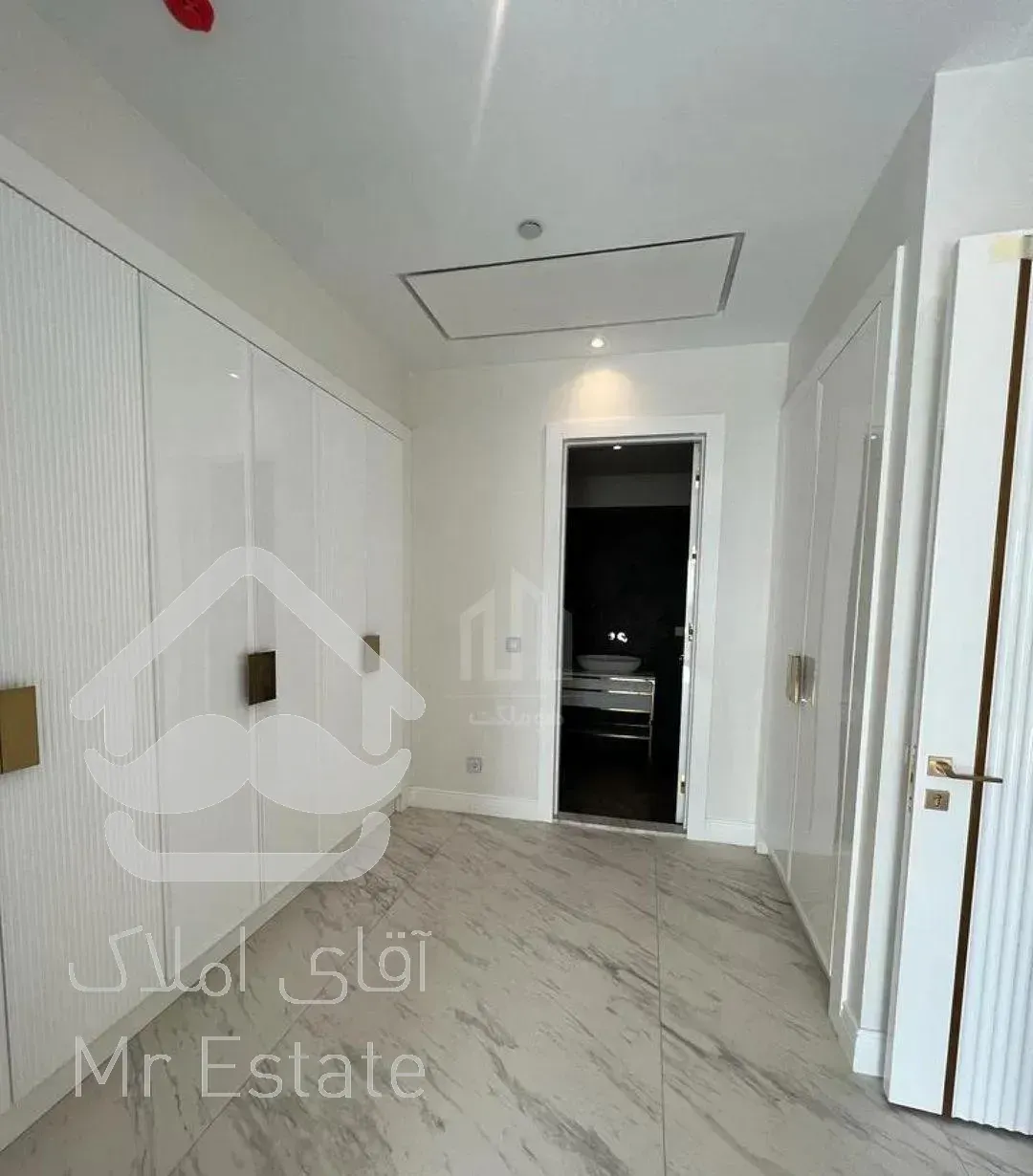 195متری / نوساز / شیک و مجلل  / اوایل هنرستان