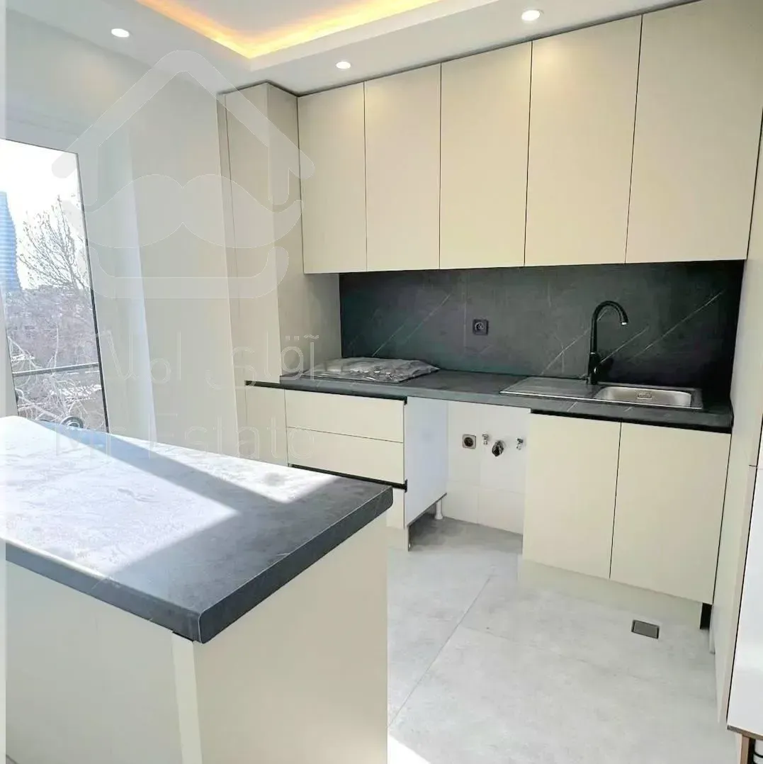 ۹۲متر/وام بانکی /دریاچه چیتگر/فول امکانات/تهاتر