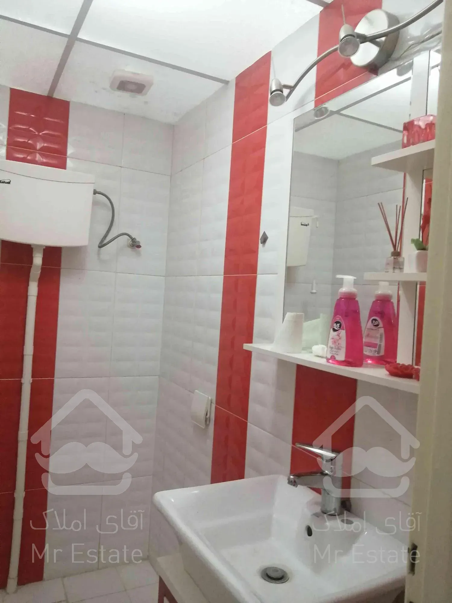 فروش اپارتمان *بازسازی شده ۲خوابه کم واحد*بلوار فردوس شرق