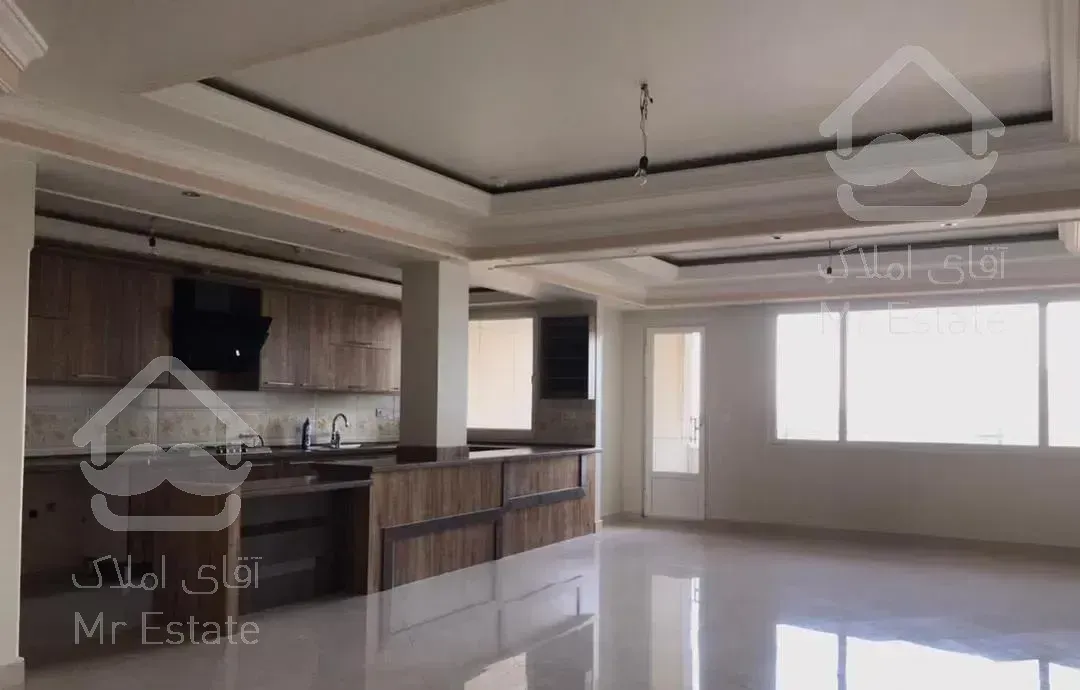 چیتگر ۱۴۳ متر  جنوبی چشم انداز دریاچه