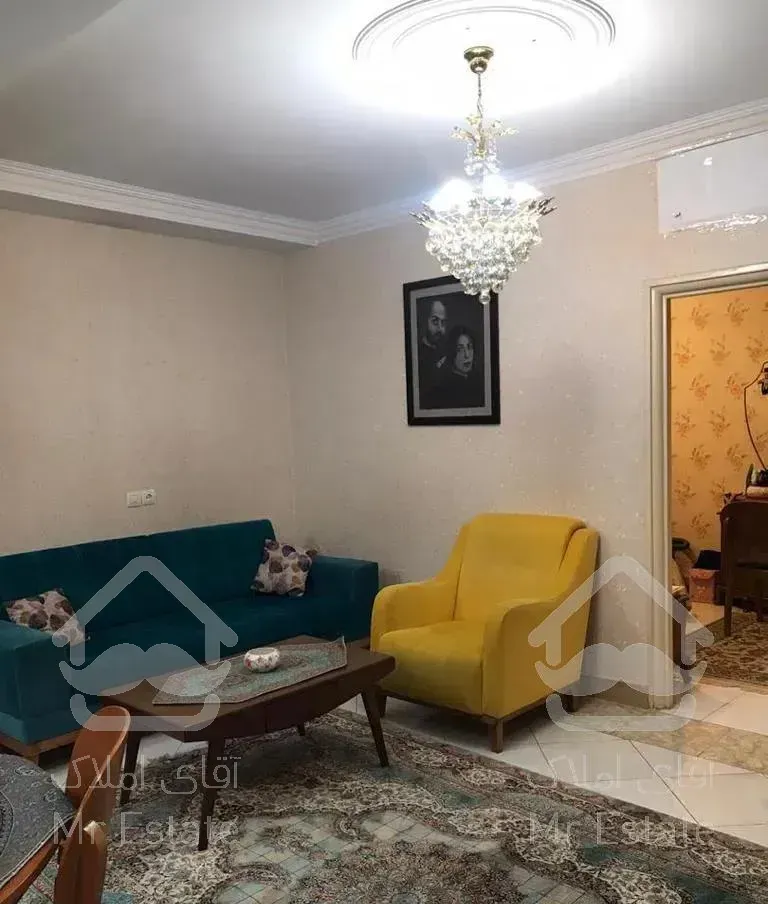 ۶۸ متر / کوی بیمه اکباتان / فول امکانات / غرق نور