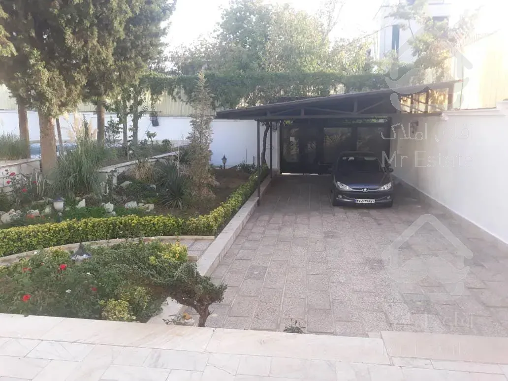 اجاره خانه ویلایی با زیر بنای ۷۸۰ متری واقع در شهرک غرب