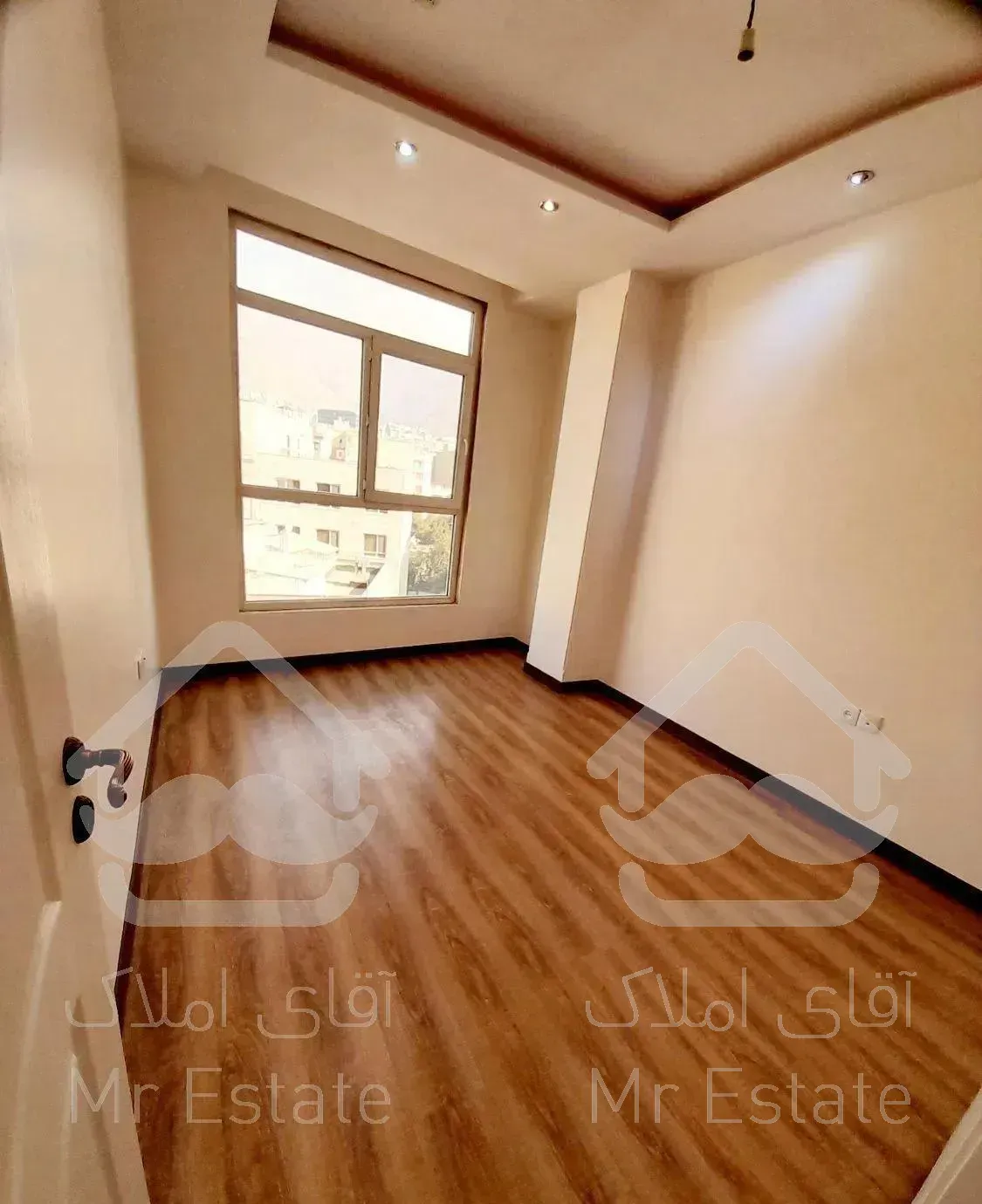 ۱۴۰ متر / حکمت/ خوش نقشه/کم سن /