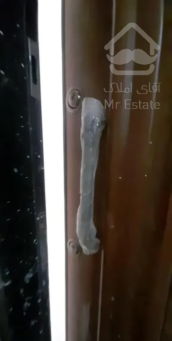 فروش آپارتمان ۱۸۰ متری بر خیابان اصلی MR-0056