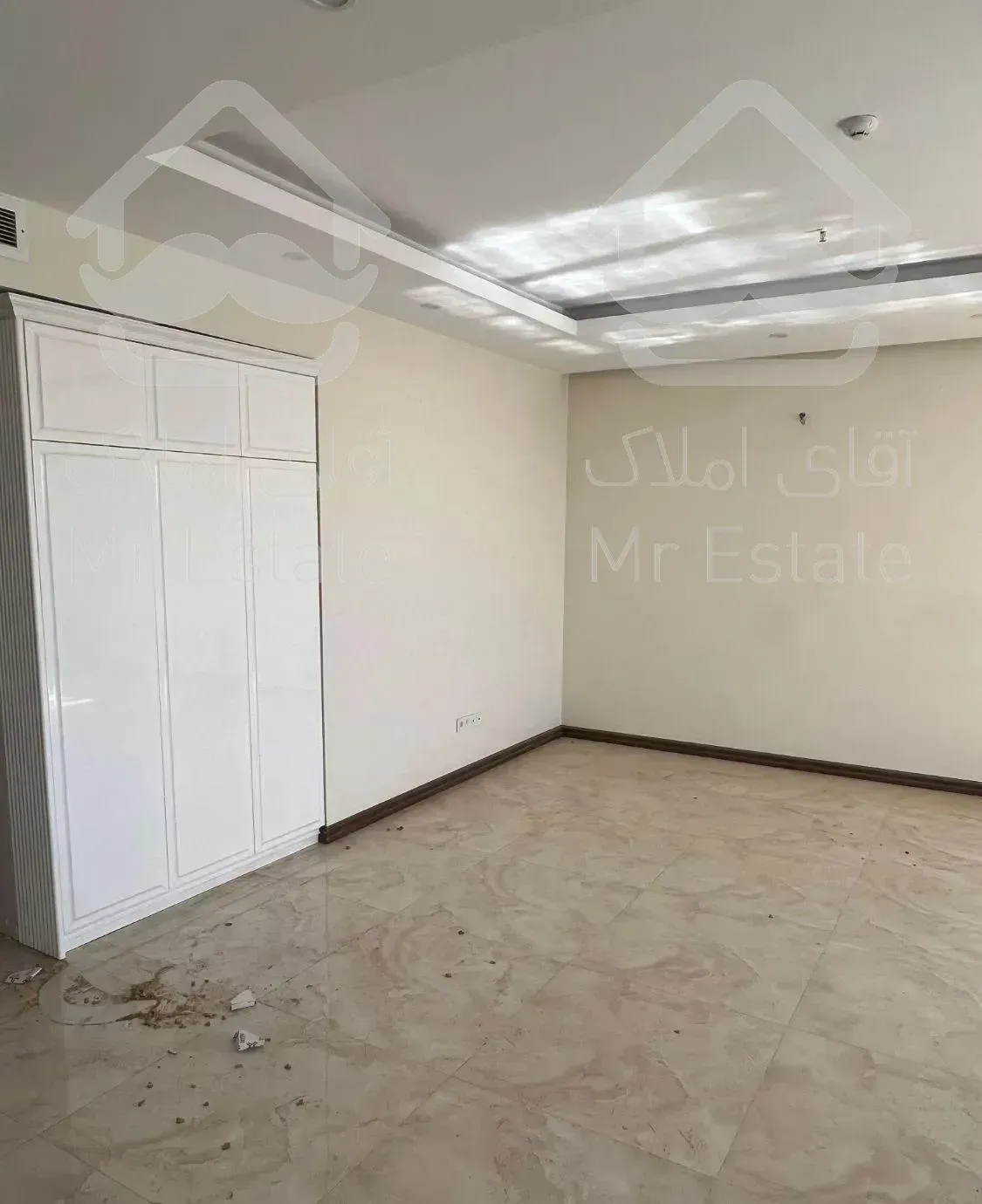 * خواجه عبدالله ۱۰۲متر' نوساز - ۲پارکینگ سندی *