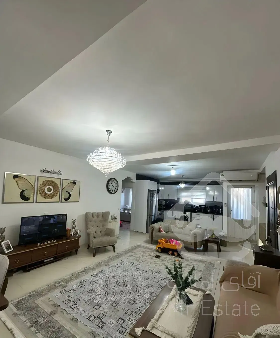 فـول امکـانات / ۸۳ متــری / خیابان جمهـوری