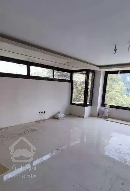 آپارتمان 205 متری/ با حیاط اختصاصی/ 4 خواب