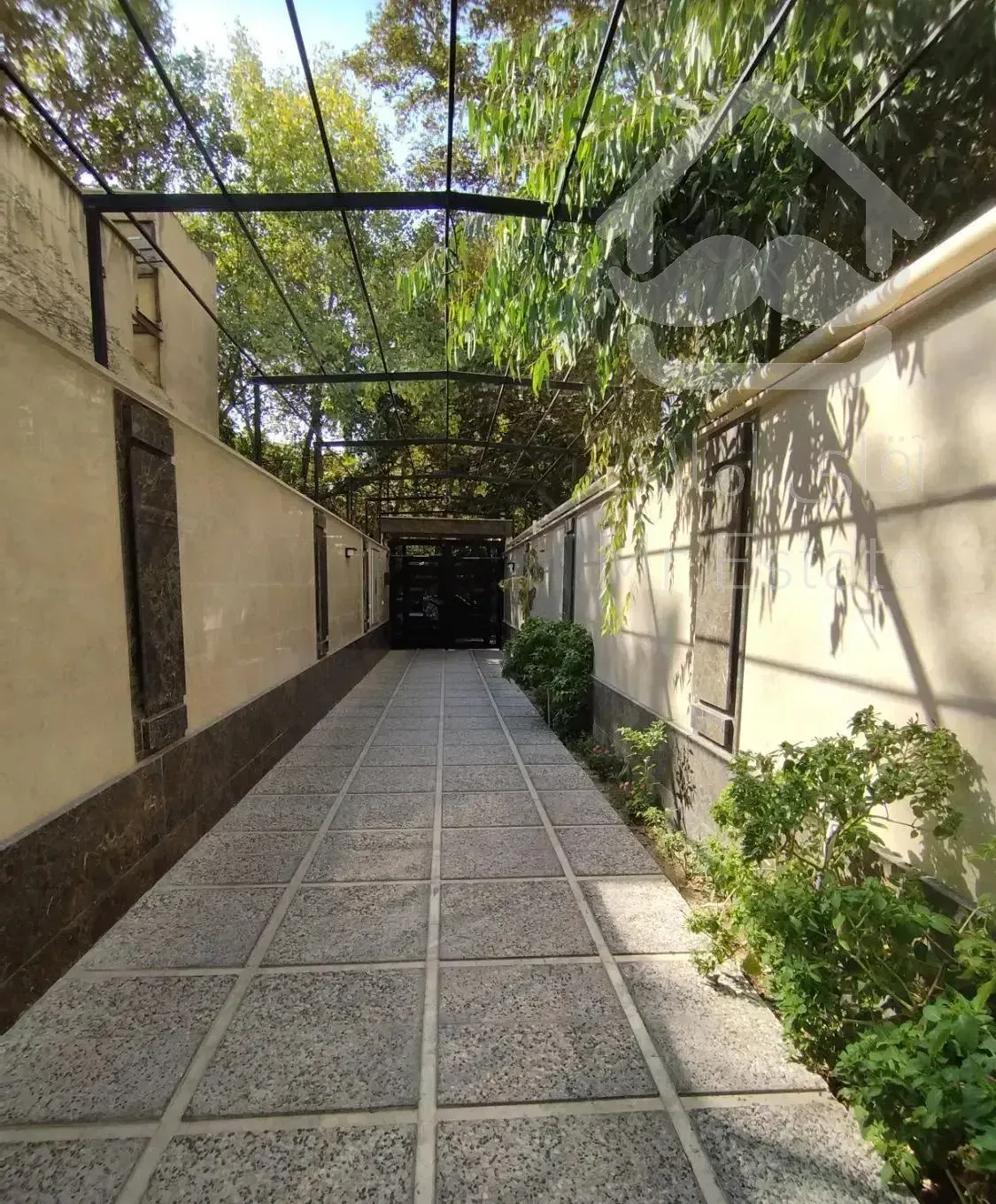 ۱۴۵ متر / ظفر / تک واحدی