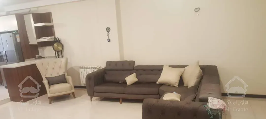 واحد ۹۲ متری در حافظ شمالی نبش کاج