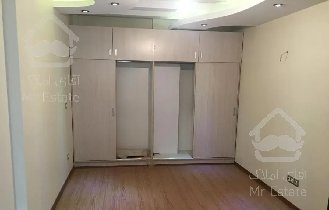 روبرو متروشریعتی۱۱۰متر۲خواب ۴ساله‌