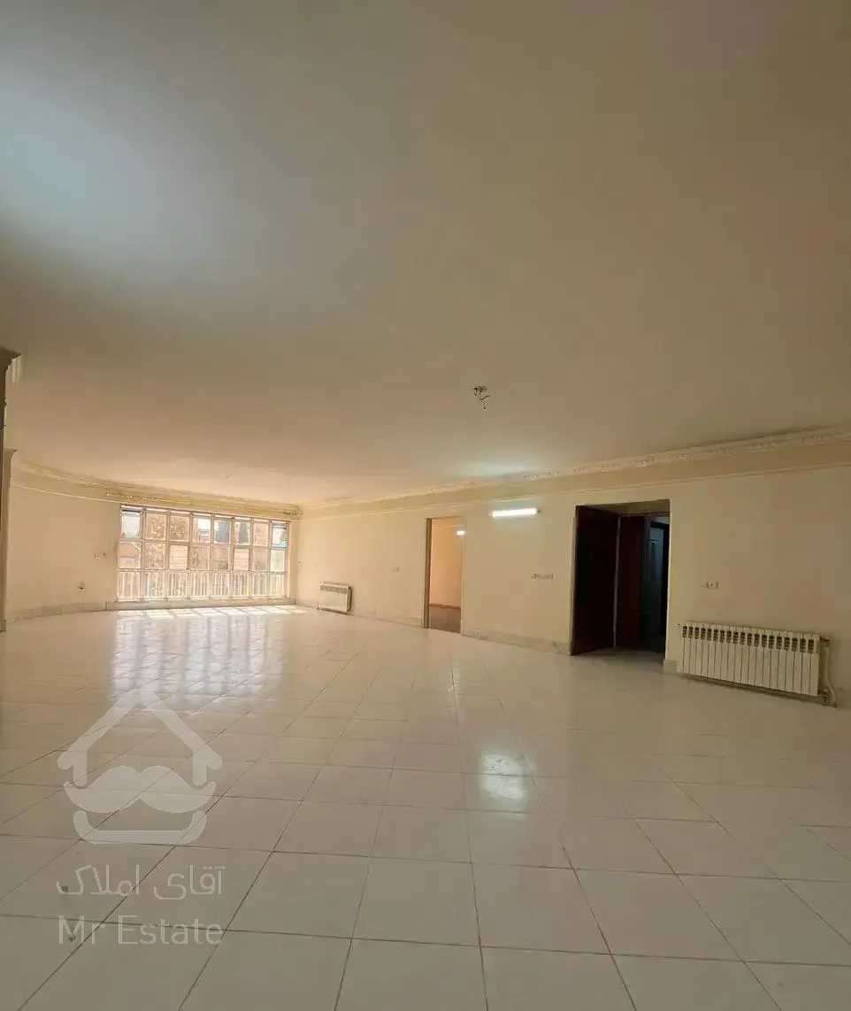 آپارتمان جنوبی ۱۹۷ متر کوچه میخک خانه اصفهان