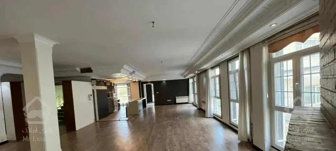 ۲۴۵ متر/ ۵ اتاق/۳ پارکینگ مجاور هم