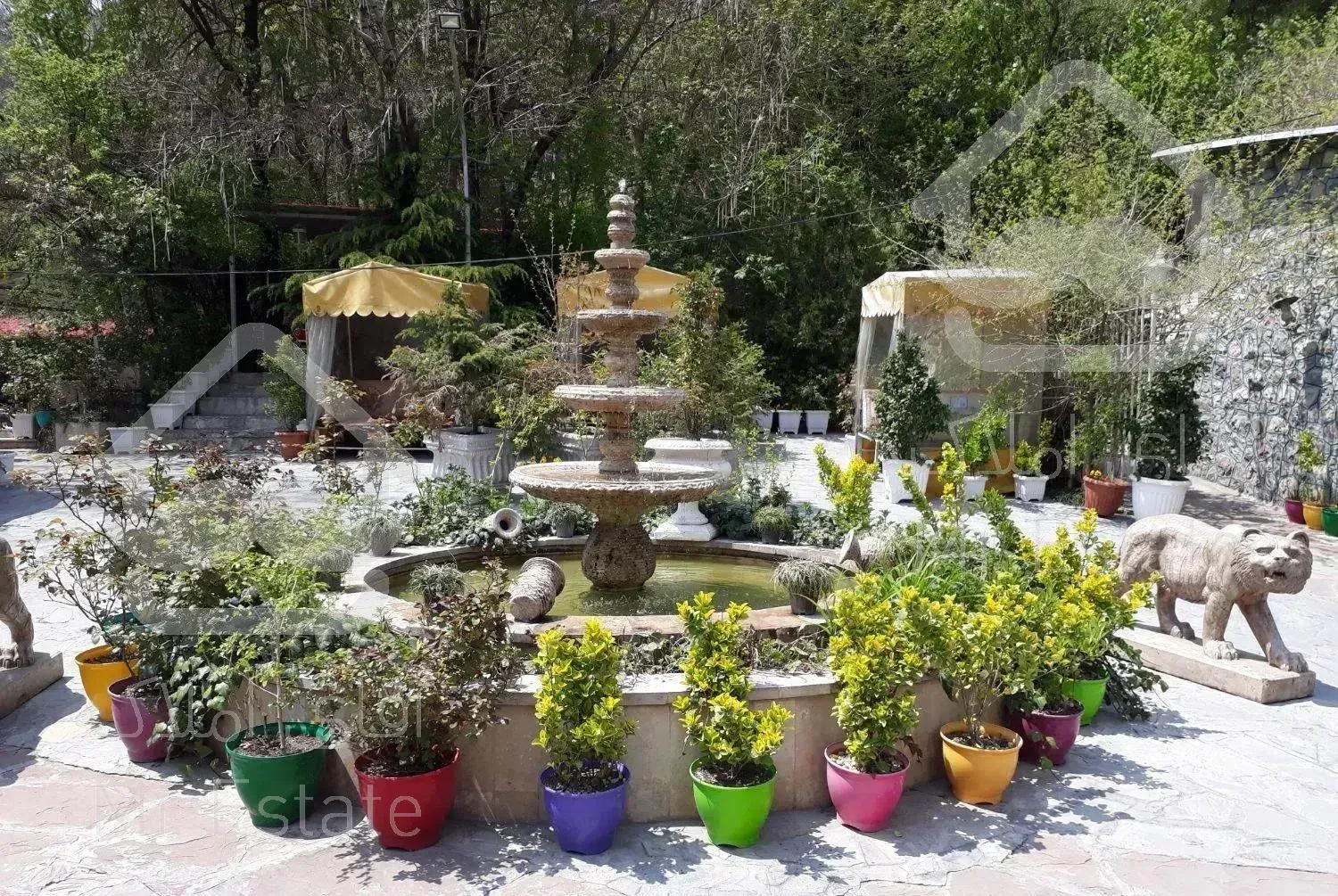 ۱۵۵۰۰متر رستوران و سفره خانه سنتی