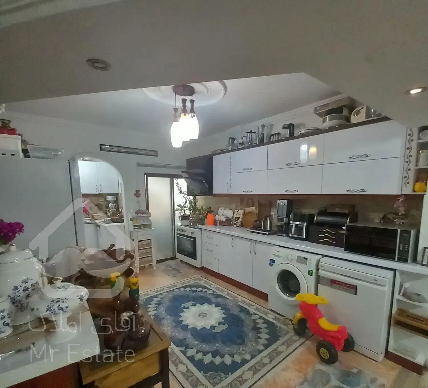 اپارتمان ۸۸ متری  طبقه دوم  دو خواب  نزدیک بلوار