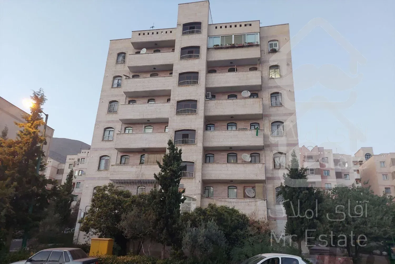 آپارتمان شهید باقری