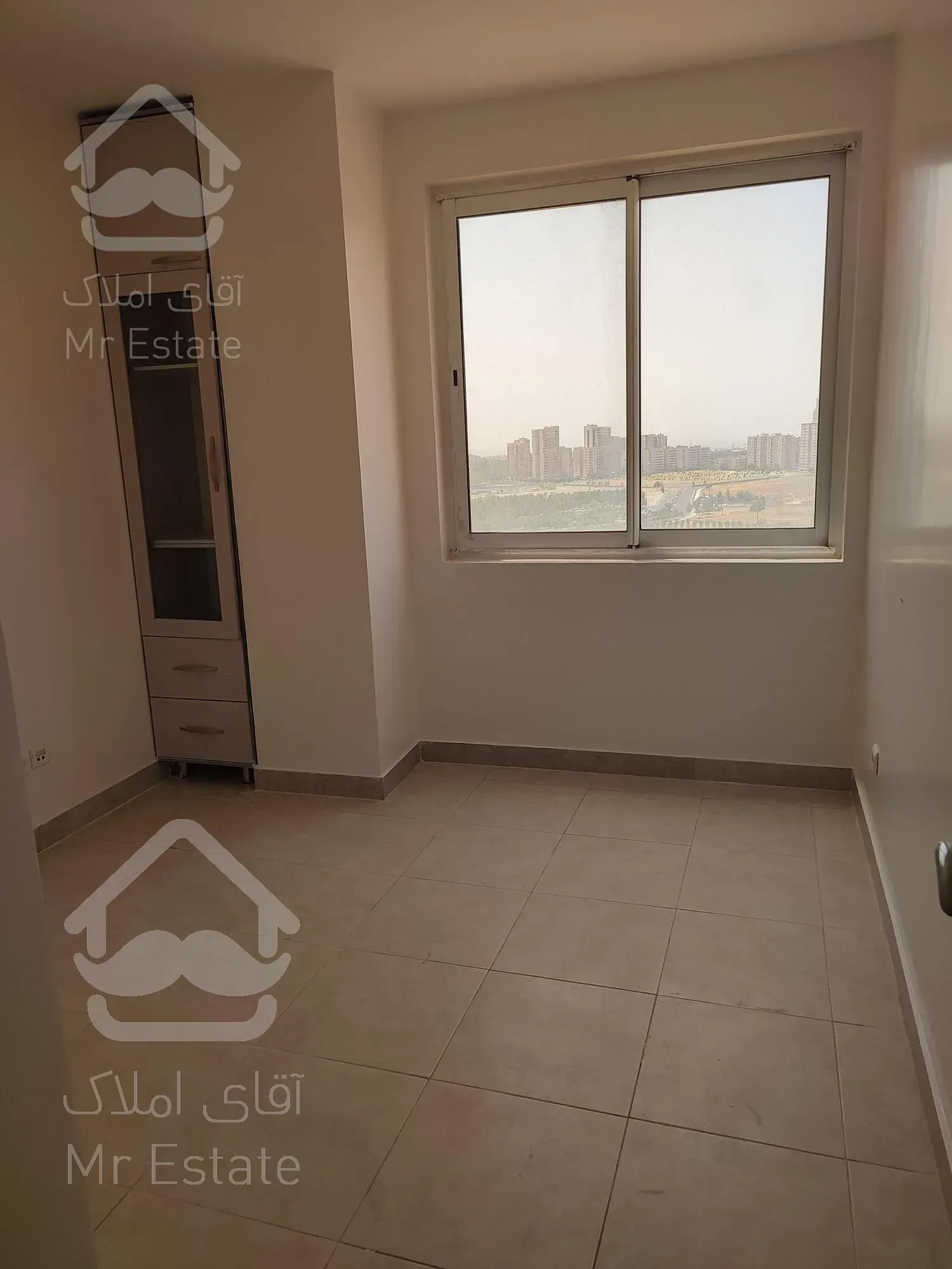 ۱۲۰متری ۳خوابه واقع در  برج عرفان***