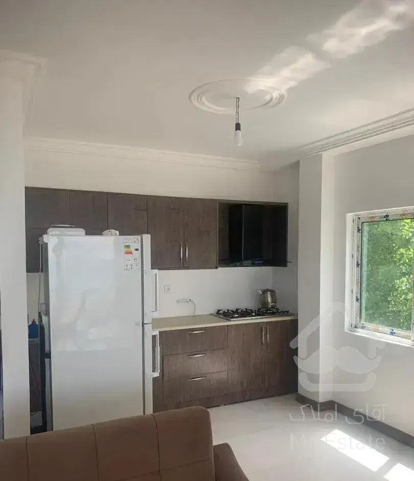 آپارتمان لب اب