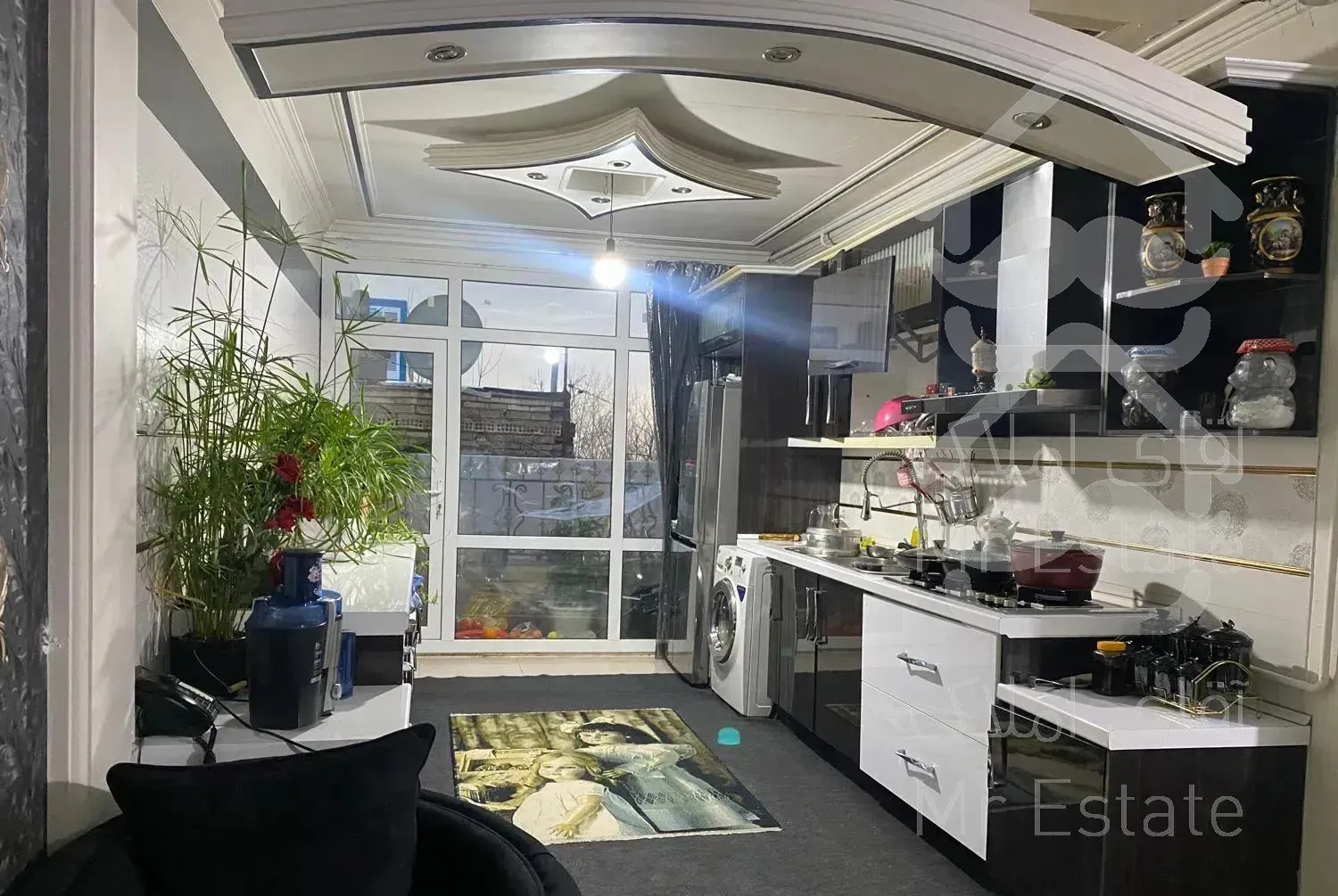 اپارتمان۱۰۰متری ۳طبقه ۳واحد