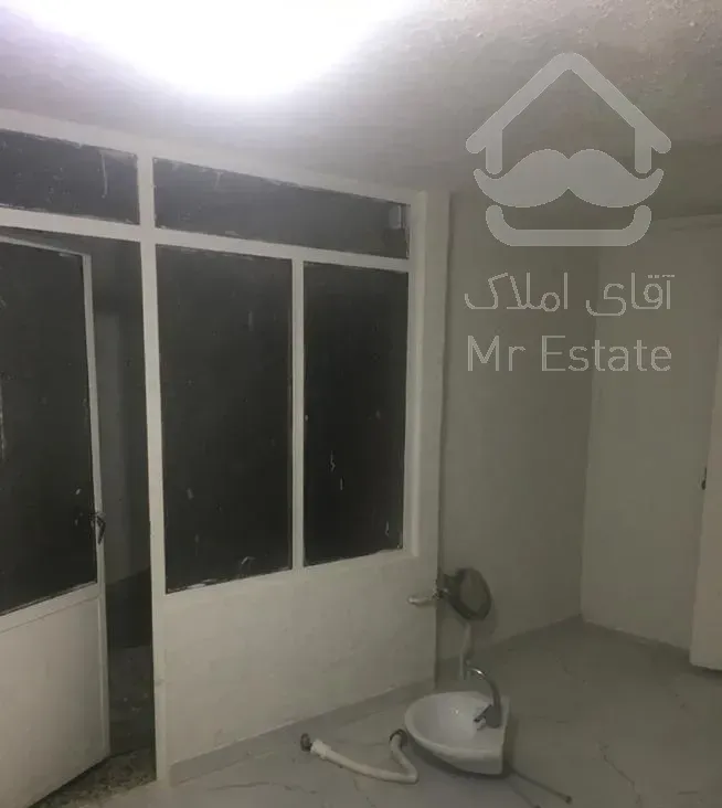 ۹۴ متر/زیر همکف/دو خوابه/حوالی مترو