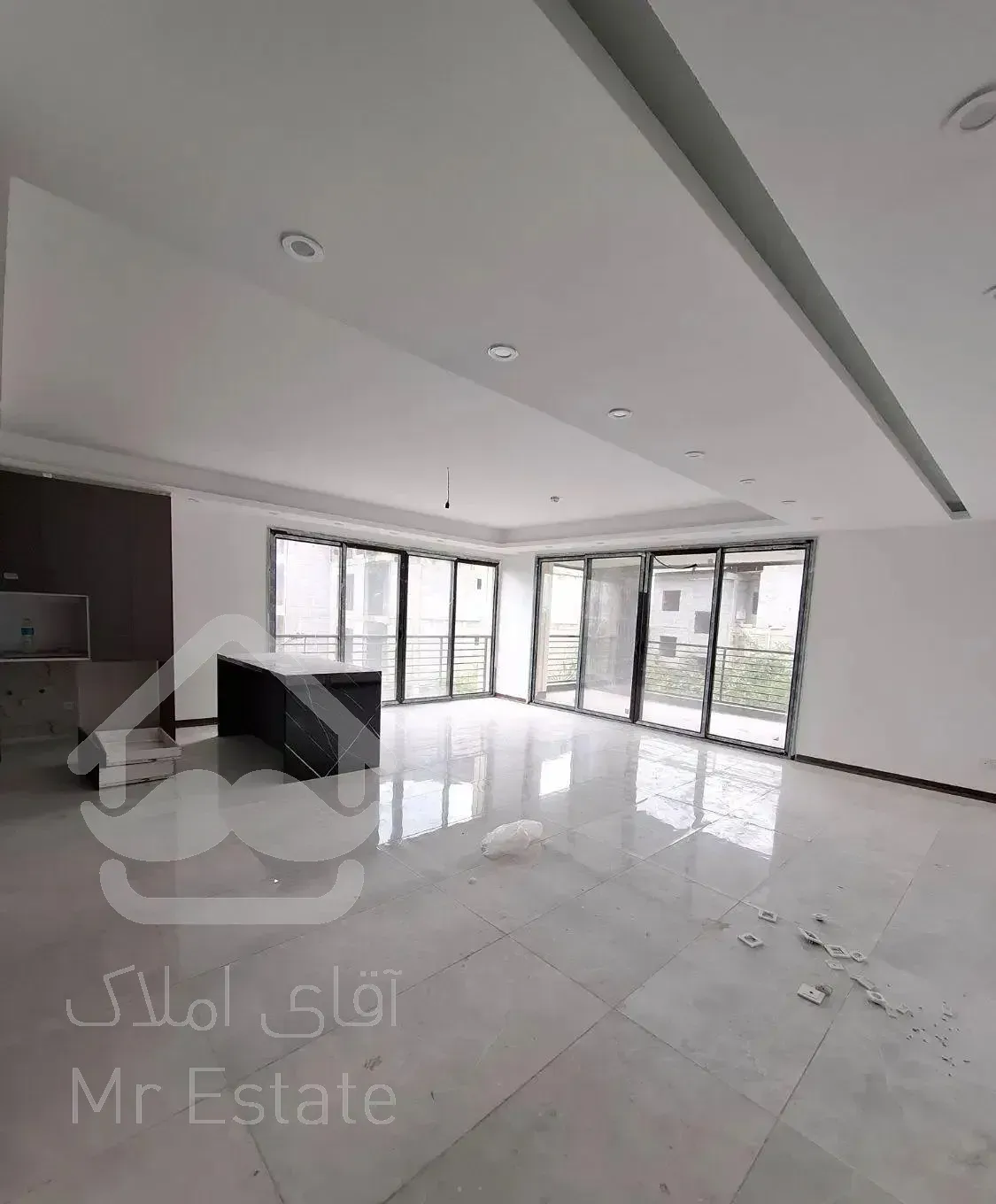 ۱۷۰ متر طالقانی / نوساز کم واحد