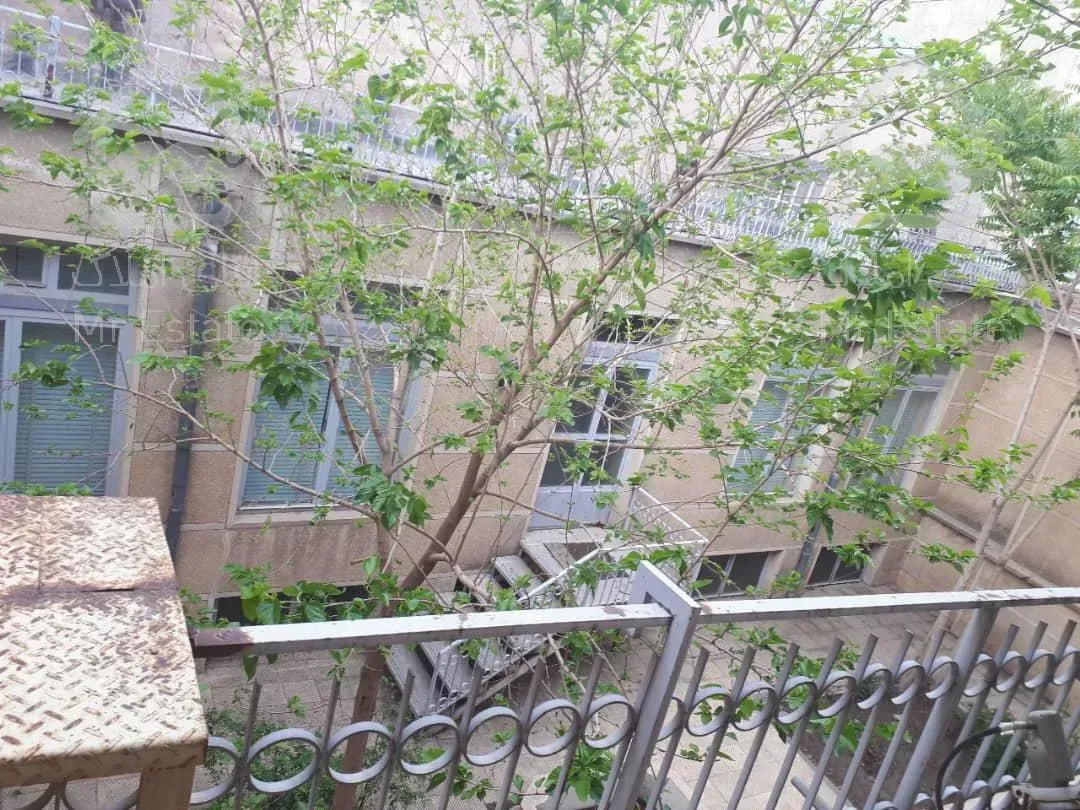 خانه کلنگی، 301 متر، شهناز، محققی