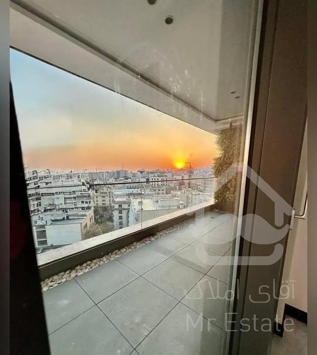 ۳۳۰ متر نیاوران ویو بینظیر تکواحدی