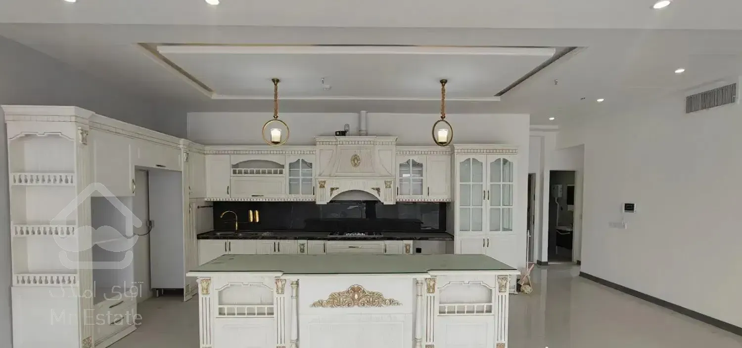 ابتدا اقبال/ پنجره قدی / ۳ نبش / قابل معاوضه (آزاد