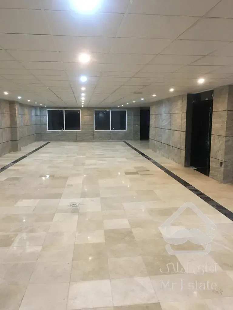 ویلایی ۵۴۰ متر سه طبقه یکجای نوساز در راه آهن/چیتگر/دریاچه