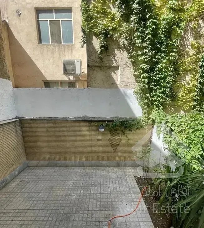 همکف با حیاط با صفا مشجر ۲خوابه /اجاره دار نورانیا