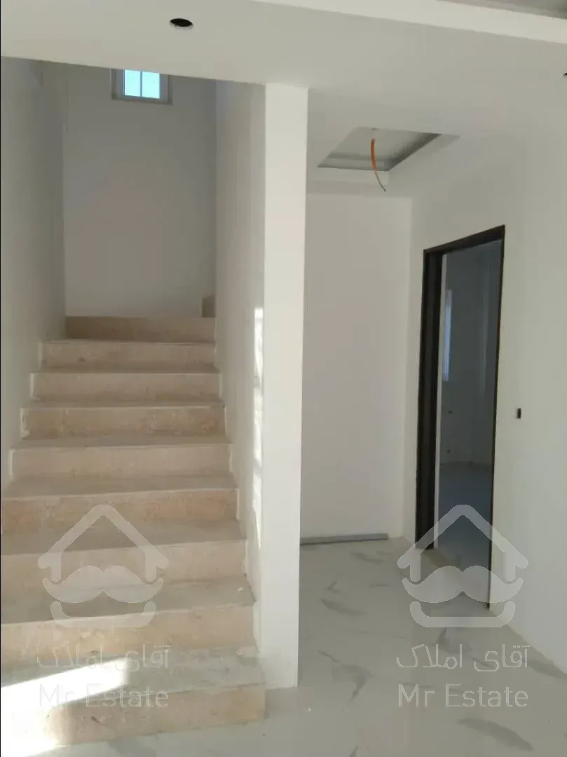 ویلا 300متری،دوبلکس شهرکی با نگهبانی 24ساعته