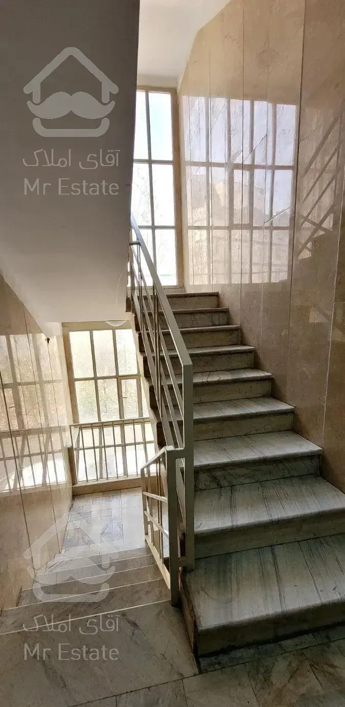 ۸۲ متر اشرفی.طبقه۲ فول.خطی رو به آفتاب.لوکیشن