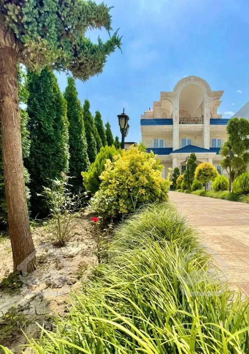 کاخ ویلا۷۰۰متری شهرک برند هکتاری