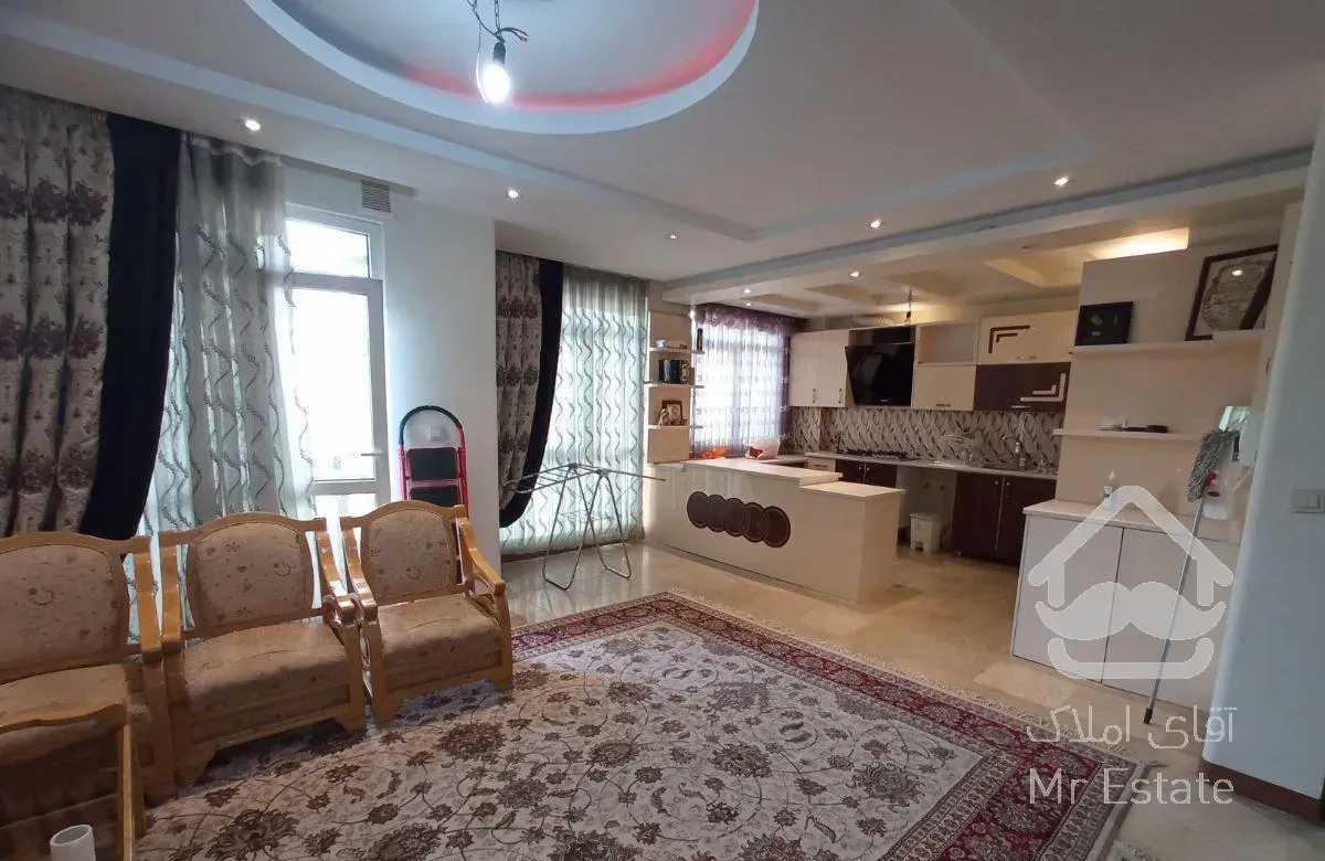 ۱۰۰متر ۲ خوابه/غرق در نور ،تک واحدی