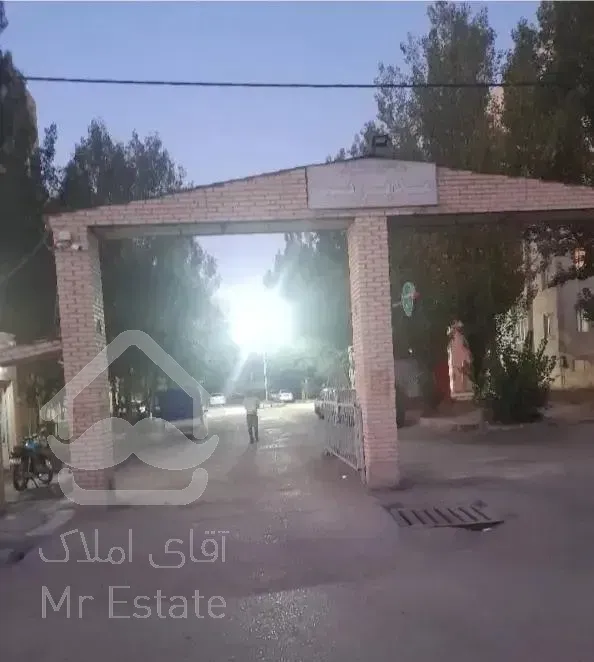 واحد ۹۶ متری / کارشناسان / مدیریت