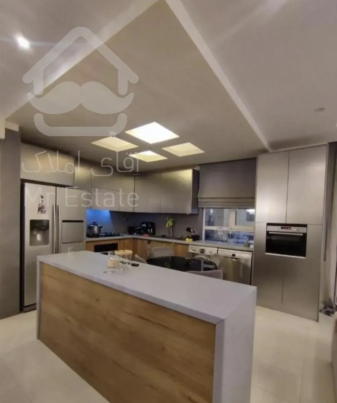 ۱۰۵ متر ۵ سال ساخت/ لوکیشن دنج / سالن پرده‌خور