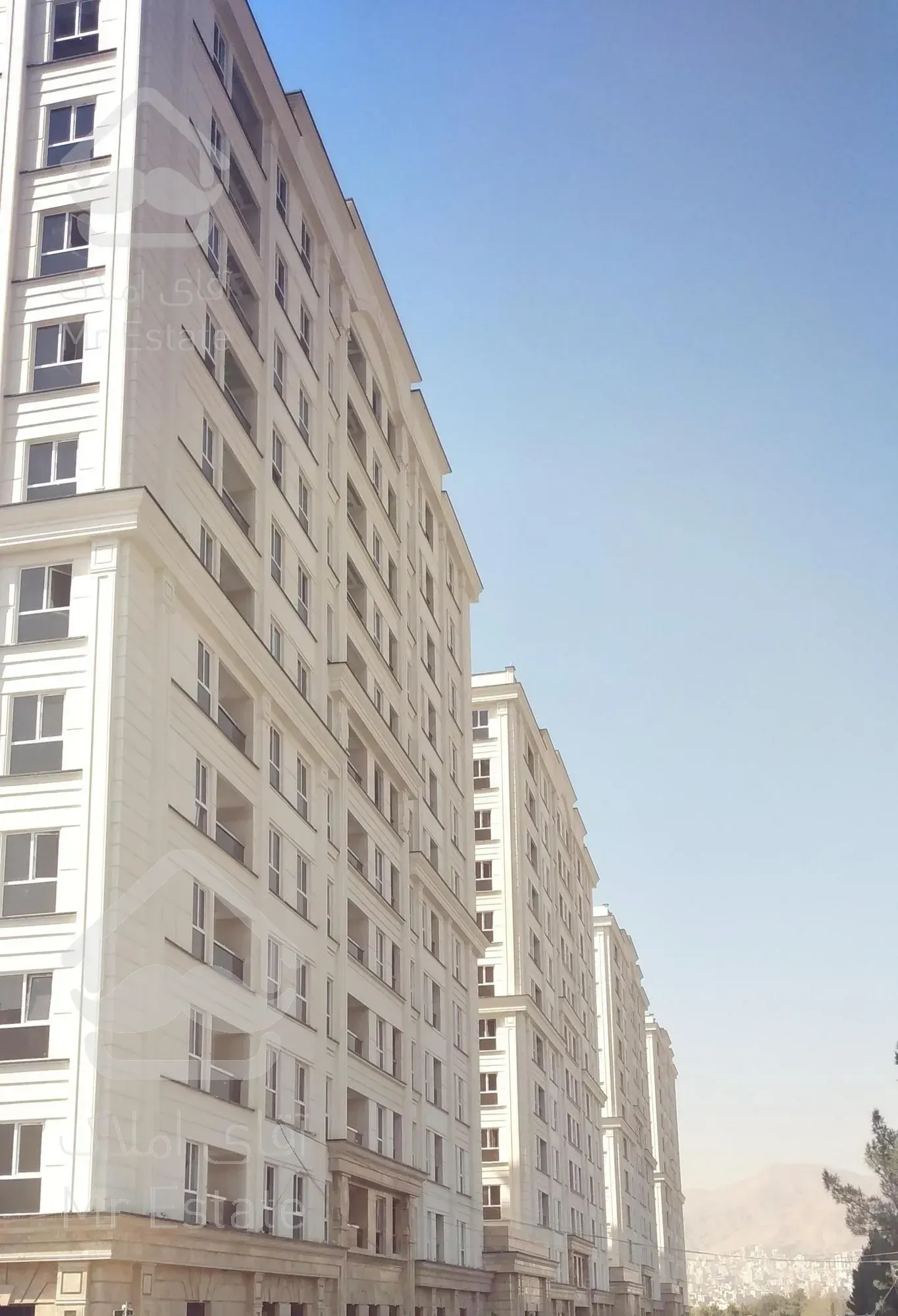 ۱۳۰متر، طبقه آخر  ویو دار/برج مجلل رونیکا/سود خالص