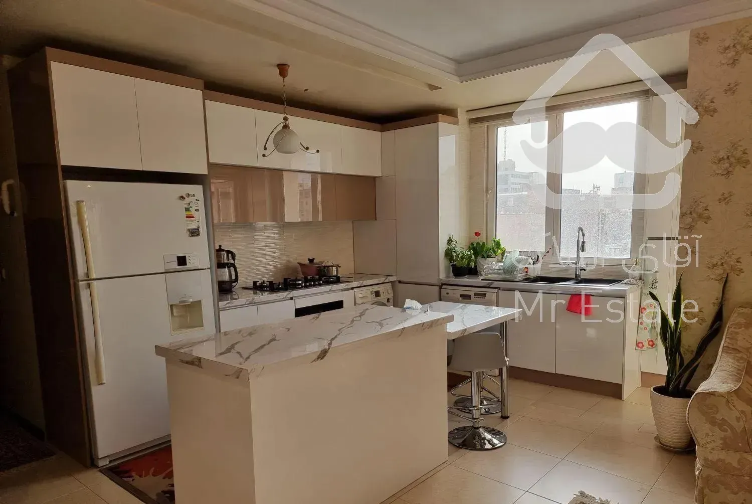 ۹۰ متر دو خواب سهروردی جنوبی/خارج طرح