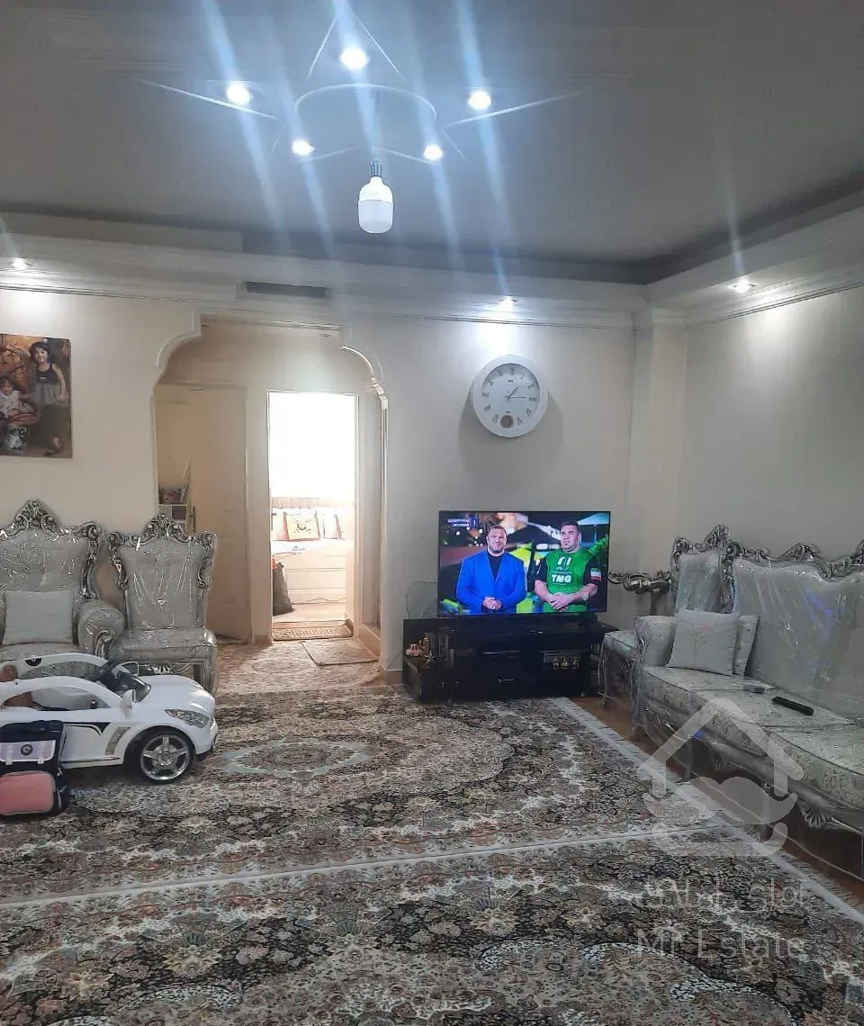 فروش آپارتمان ۸۱ متری ۲ خوابه طبقه ۲ در نازی‌آباد