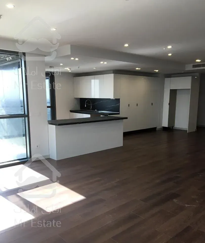 ۲۴۰ متر همراه سه تراس ۱۲ متری برج دوقلوی میکا