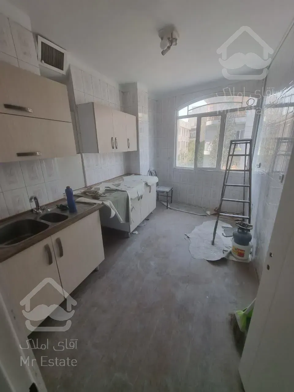 96متر بر خیابان دولت نبش چهاراه